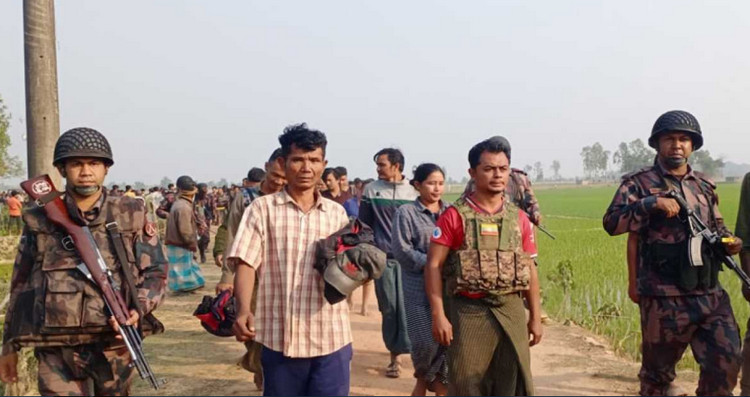 বাংলাদেশ সীমান্তরক্ষী বাহিনীকে সা'উ'ন্ড গ্রে'নে'ড ও টি'য়া'র'শে'ল অনুমোদন