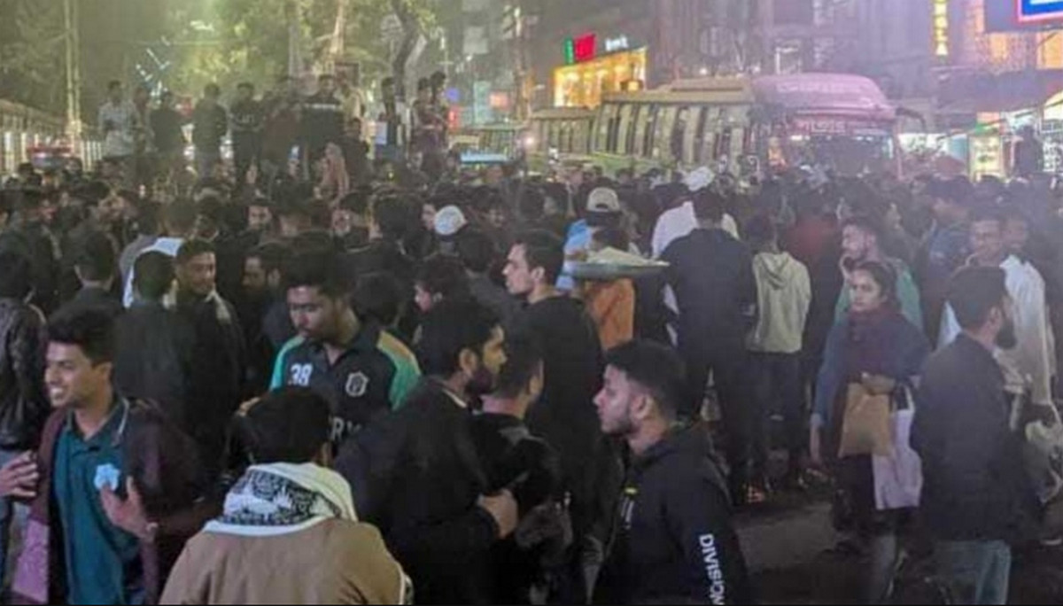 রাজধানীর দুই পয়েন্টে শিক্ষার্থীদের অবরোধ
