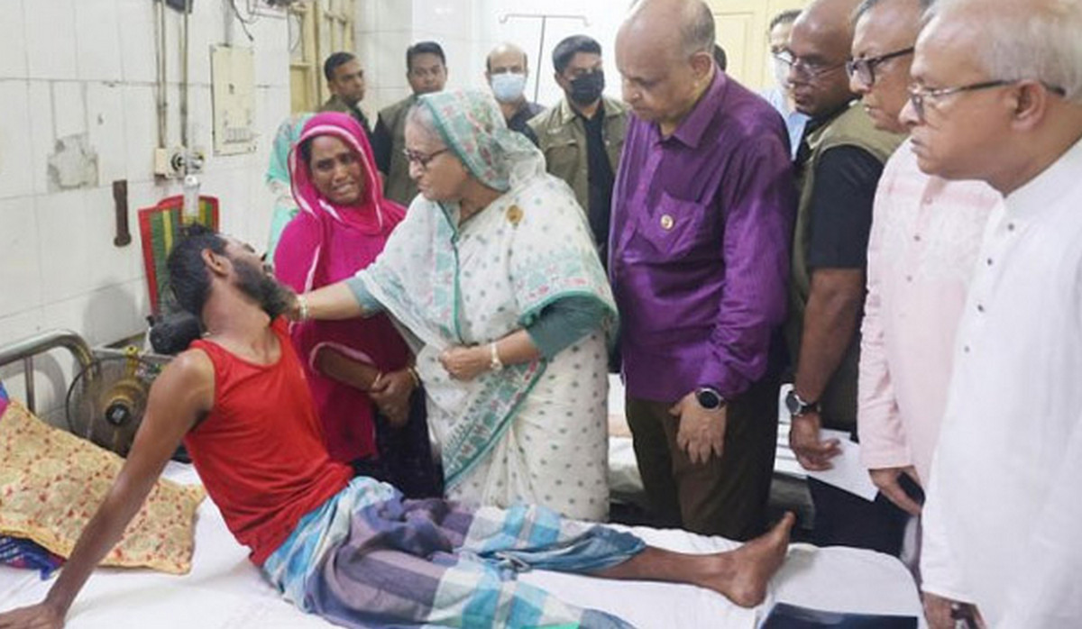 গণঅভ্যুত্থানের সময় হাসপাতালে গিয়ে ‘নো ট্রিটমেন্ট, নো রিলিজ’ ঘোষণা দেন হাসিনা