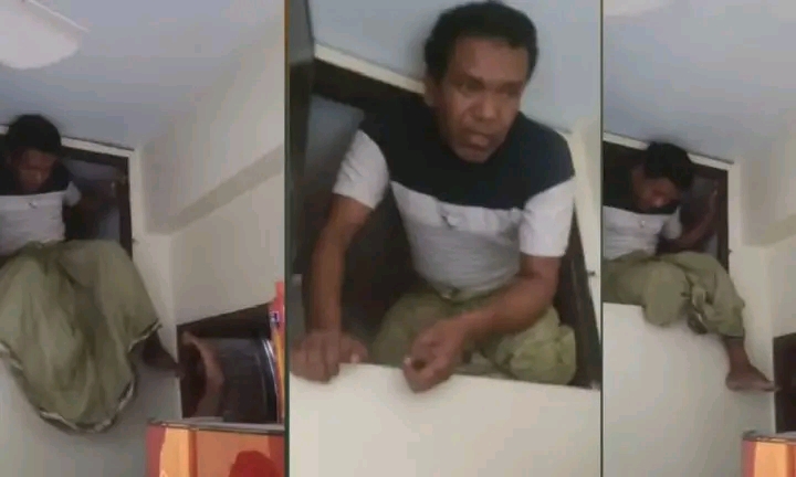 দুষ্টু বায়ুত্যাগের শব্দ শুনে আওয়ামী লীগ নেতাকে ধরে ফেলল পুলিশ