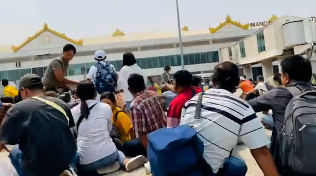জুমার নামাজের সময় ভূমিকম্প, মসজিদ ধসে নিহত অন্তত ২০ জন