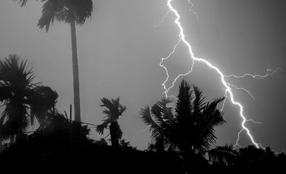 রাতেই যে ১০ জেলায় বজ্রসহ ঝড়ের শঙ্কা