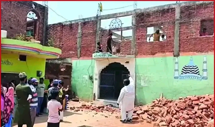 ‘অবৈধ’ অভিযোগে ভারতে ভাঙা হলো মাদরাসা