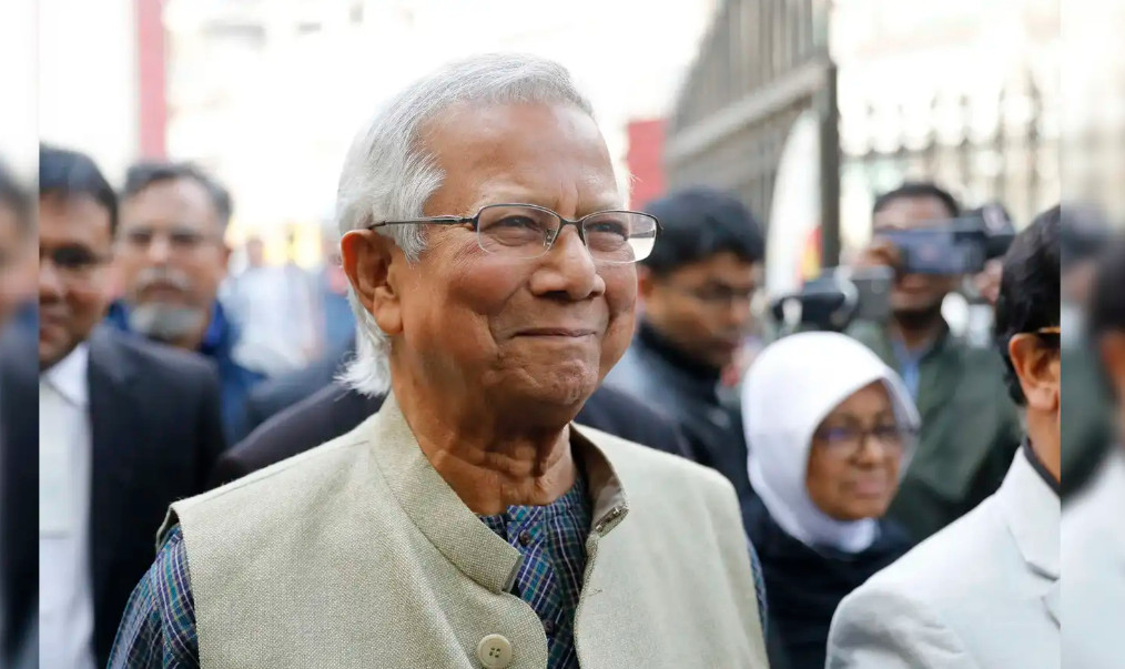 ড. মুহাম্মদ ইউনূসের মেয়াদ ৫ বছর বৃদ্ধির দাবিতে আমরণ অনশন