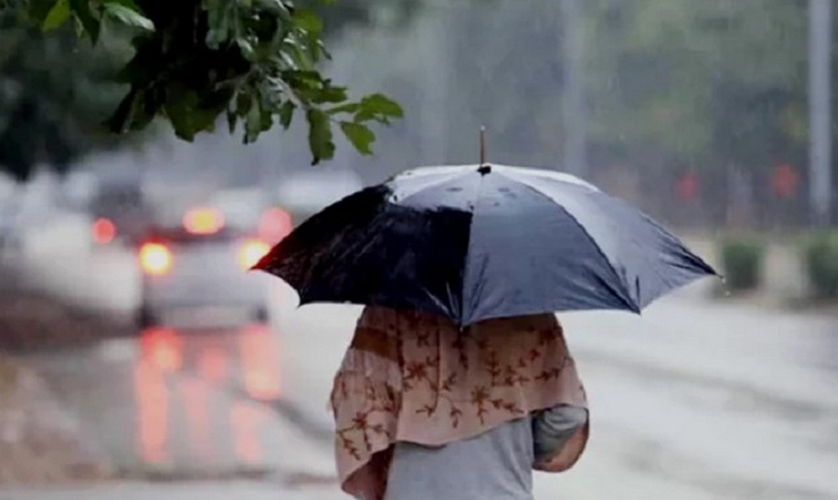 আগামী ৩ দিন বজ্রসহ বৃষ্টি ও তাপমাত্রা বৃদ্ধির সম্ভাবনা