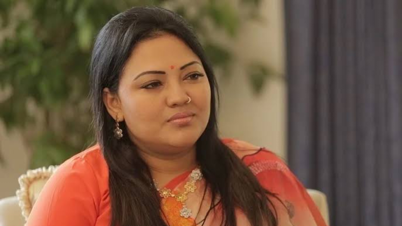 যেভাবে আটক হলেন শিল্পী ও সাবেক সংসদ সদস্য মমতাজ