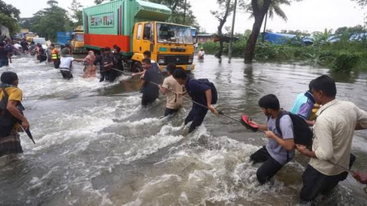 ৭২ ঘণ্টায় দেশের ২০ জেলা বন্যায় প্লাবিত হতে পারে