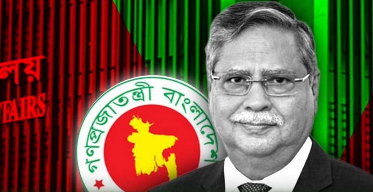 রাষ্ট্রপতির ছবি সরানোর নির্দেশ, রাজনীতিতে তোলপাড়