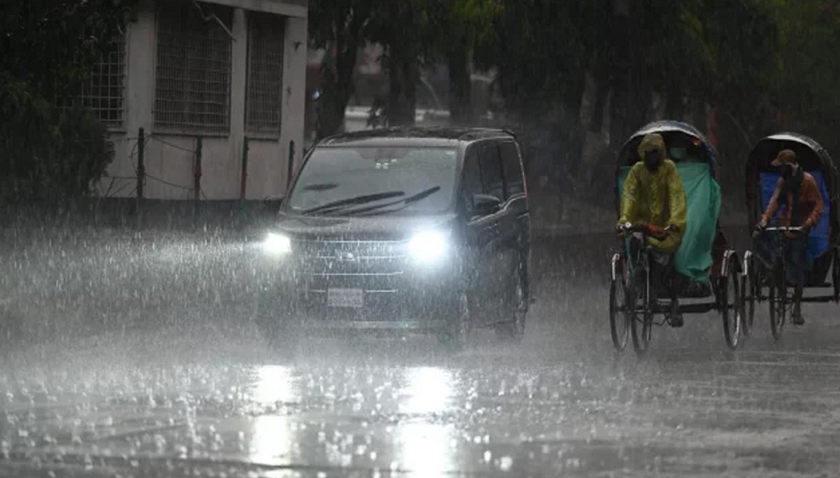 আজ সারাদেশে বৃষ্টি ও বজ্রসহ বৃষ্টির সম্ভাবনা