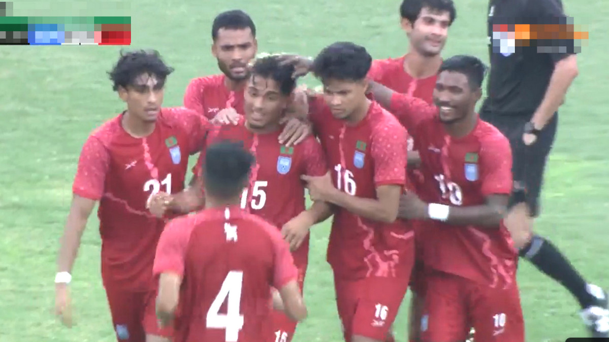 ৯০ মিনিটের খেলা শেষ: বাংলাদেশ বনাম সিঙ্গাপুর
