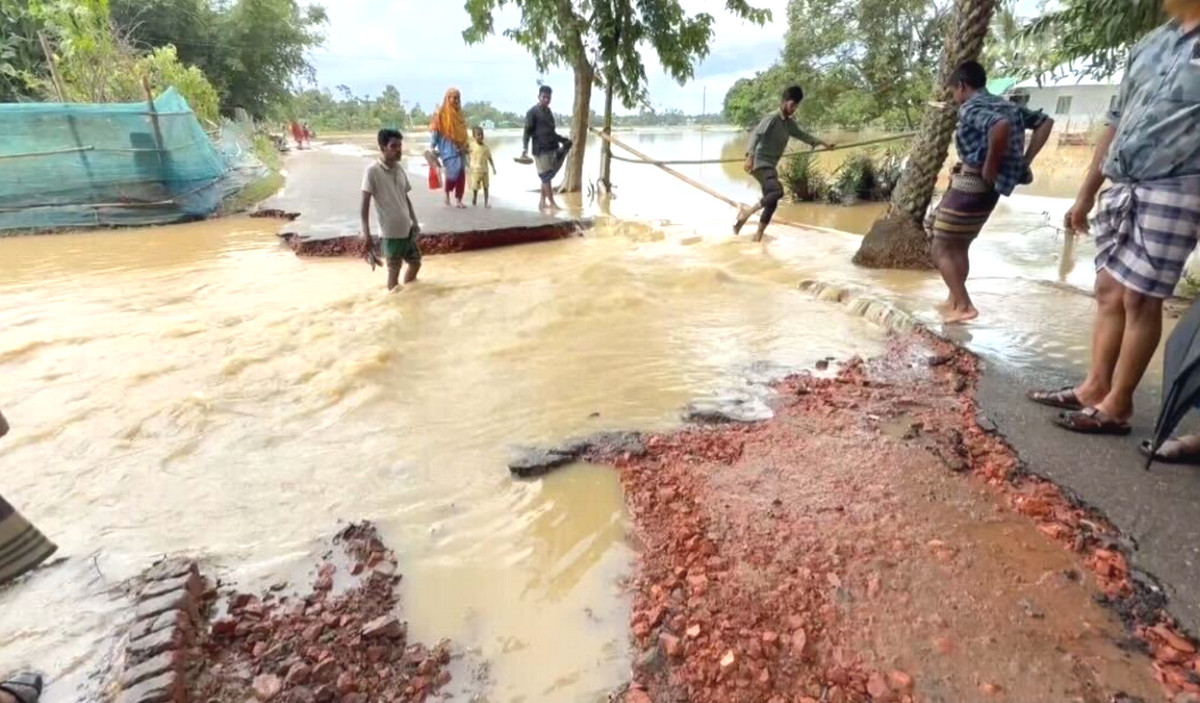 ফের ৪ জেলায় বন্যার আশঙ্কা