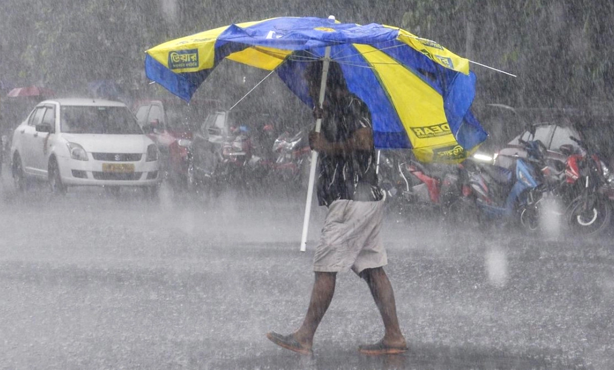 সারাদেশে ভারী বৃষ্টি: থাকবে টানা ৫ দিন