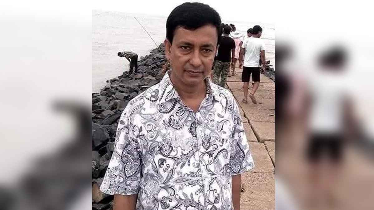 পাবনার সরকারি স্কুলে প্রধান শিক্ষক ভারতীয় নাগরিক