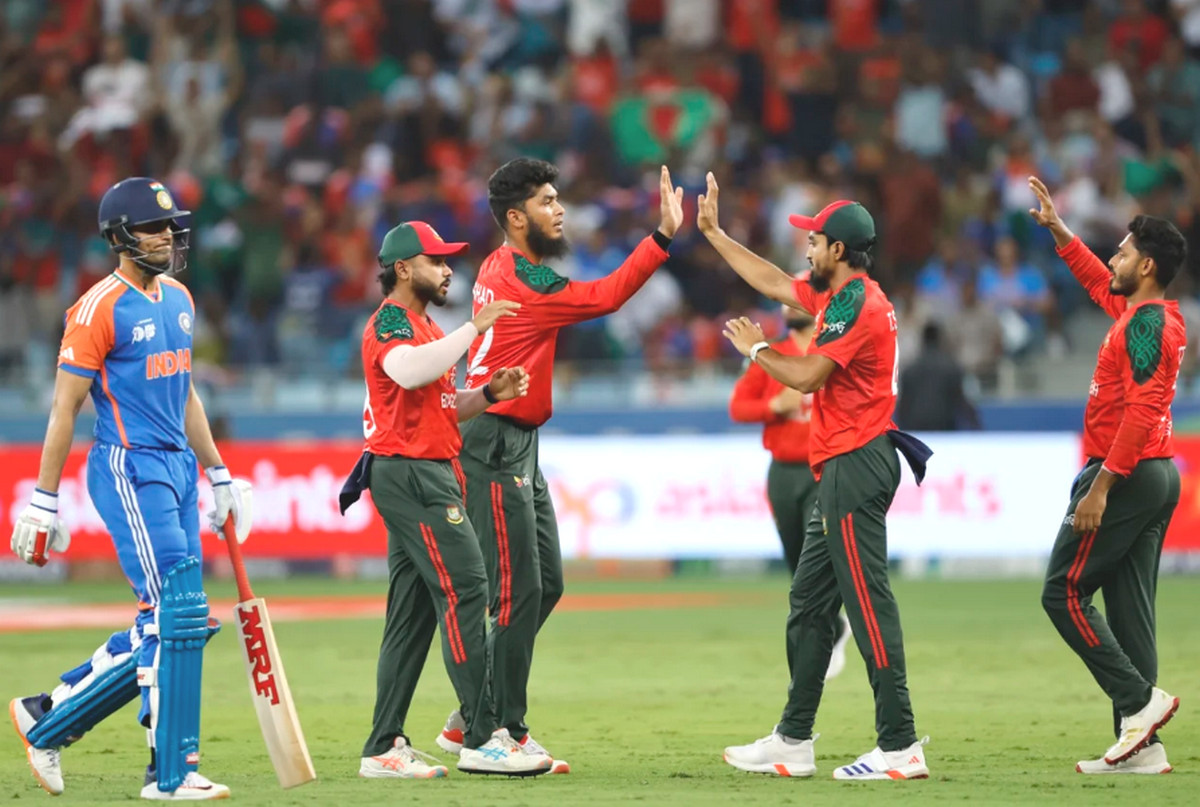 জমে উঠেছে বাংলাদেশ ভারত ম্যাচ; সরাসরি দেখুন