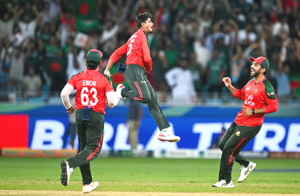 পাকিস্তানকে চেপে ধরেছে বাংলাদেশ; সরাসরি দেখুন