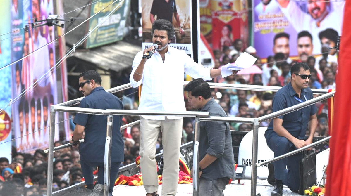 থালাপতি বিজয়ের জনসভায় পদদলিত হয়ে শিশুসহ নিহত ৩১