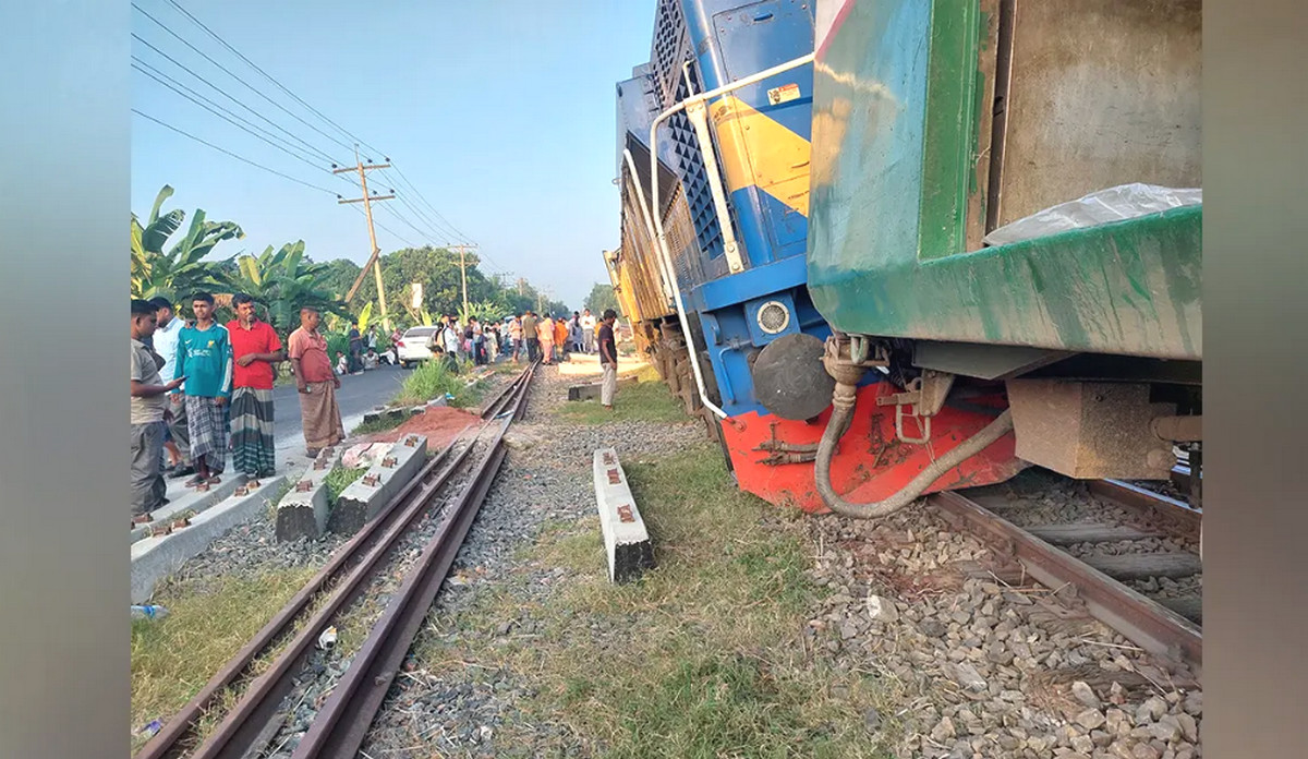 ঢাকার সঙ্গে উত্তরবঙ্গের রেল যোগাযোগ বিচ্ছিন্ন
