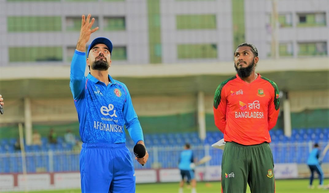 টস জিতলেন রশিদ খান: মোবাইলে যেভাবে দেখবেন
