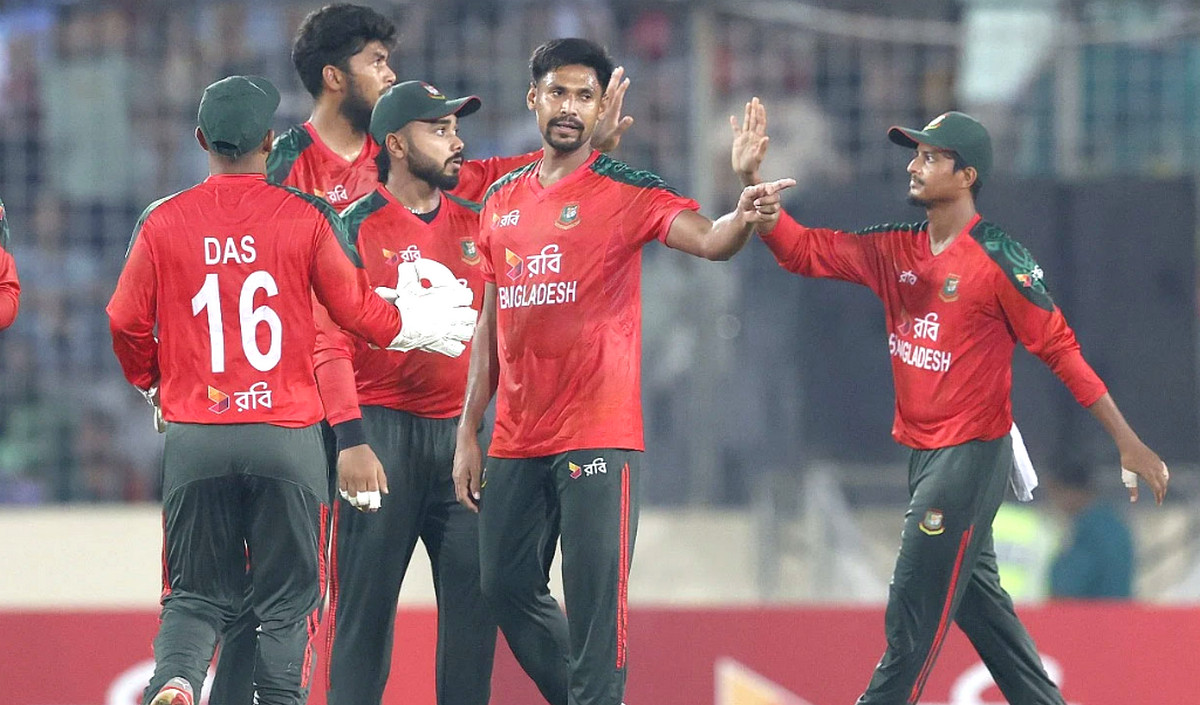 ডট বলের নতুন রাজা মুস্তাফিজ