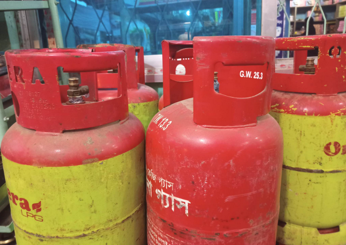 লাফিয়ে কমে গেল এলপি গ্যাসের দাম
