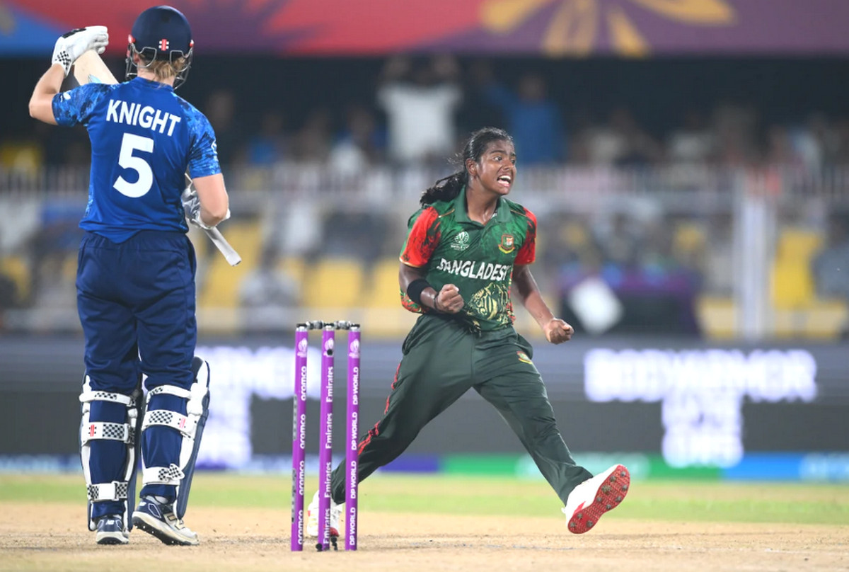 চলছে বাংলাদেশ বনাম ইংল্যান্ডের ম্যাচ: সরাসরি দেখুন