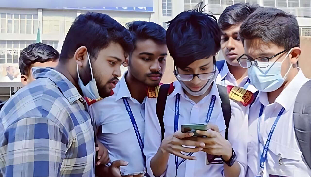 এইচএসসি ফলাফল ২০২৫: অনলাইনে দেখুন ফলাফল ও মার্কশিট