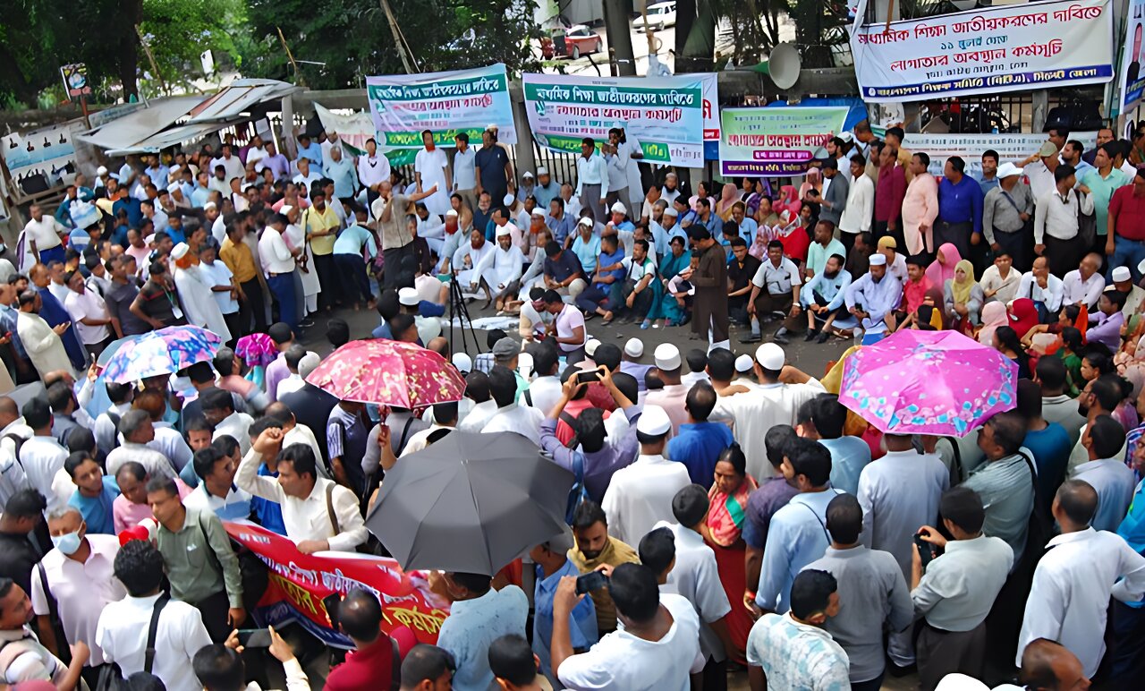 কাল থেকে অনিশ্চিত কালের জন্য এমপিওভুক্ত শিক্ষকদের কর্মবিরতি