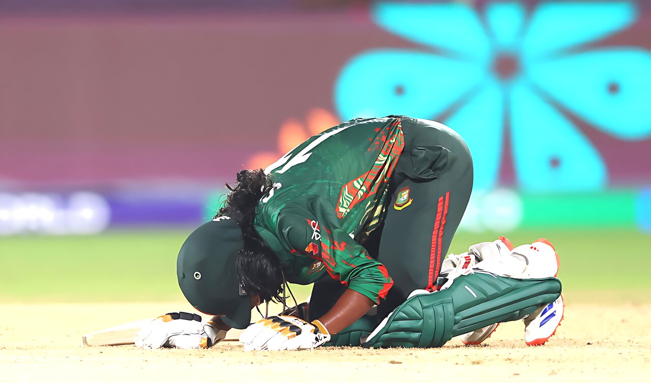 শেষ ওভারের রুদ্ধশ্বাস লড়াইয়ে বাংলাদেশের স্বপ্ন কঠিন