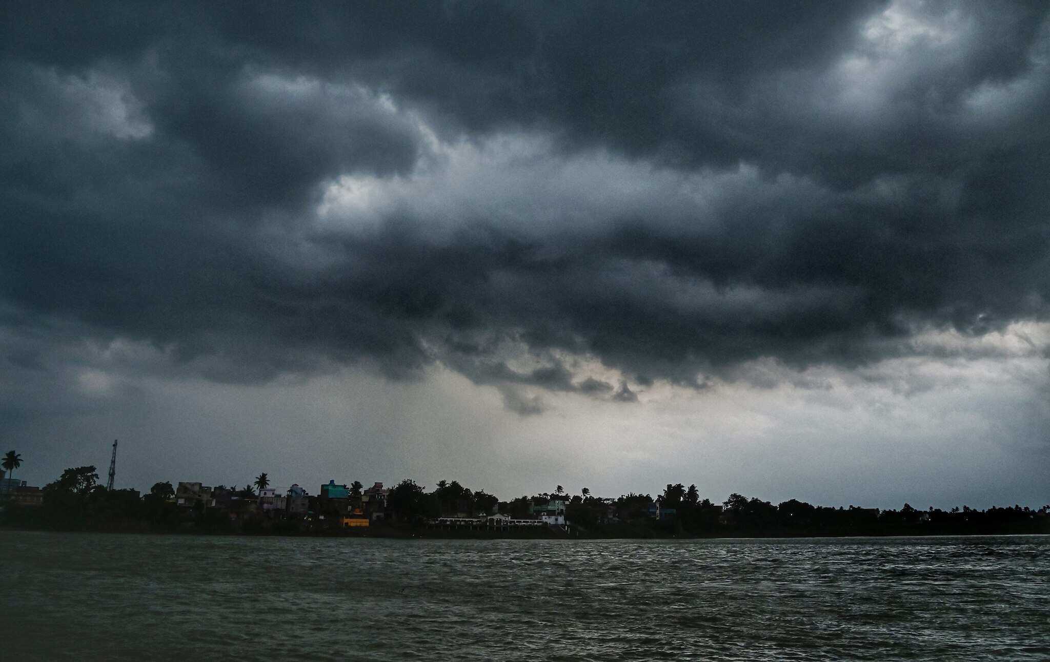 ঘূর্ণিঝড় ‘মোন্থা’র প্রভাবে যেদিন থেকে শুরু হবে বৃষ্টি