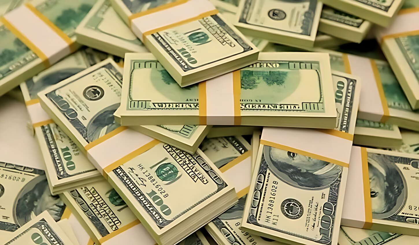 কমলো বাড়ল ডলারের বিনিময় রেট