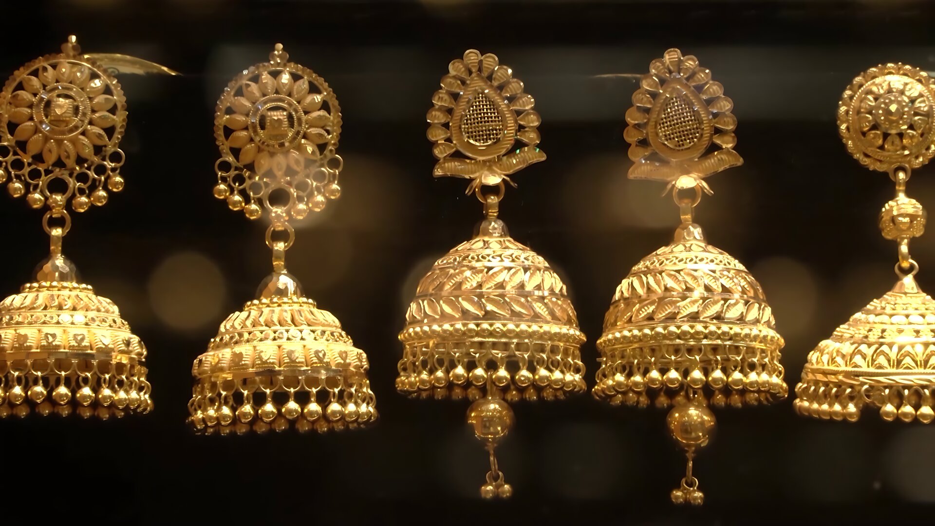 ফের বাড়ল সোনার দাম