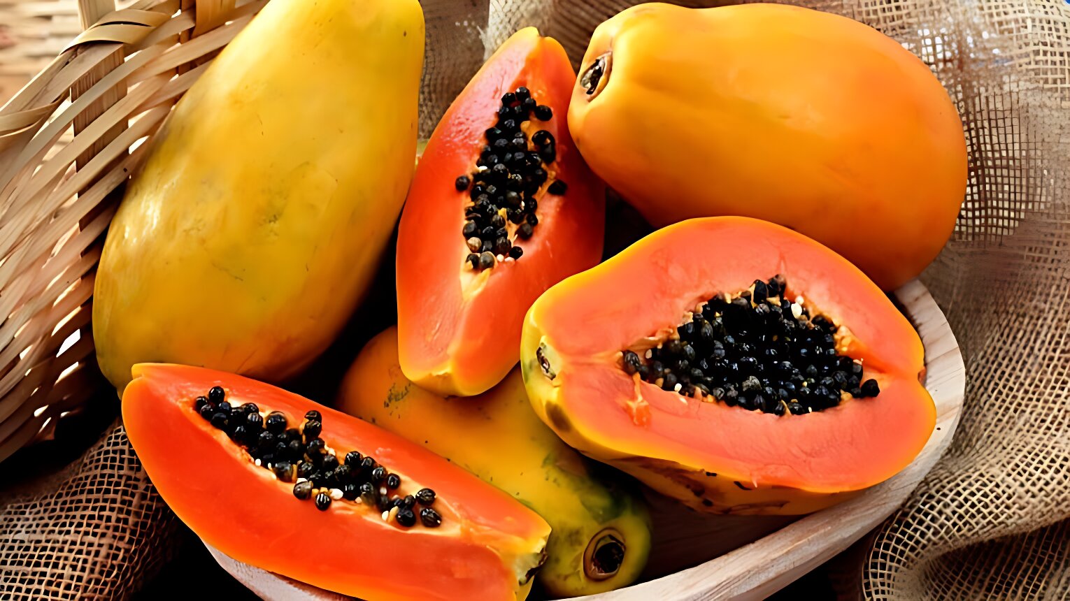 ৬০ বছর বয়সেও যৌবন ধরে রাখতে পাকা পেঁপের যাদুকরী ব্যাবহার