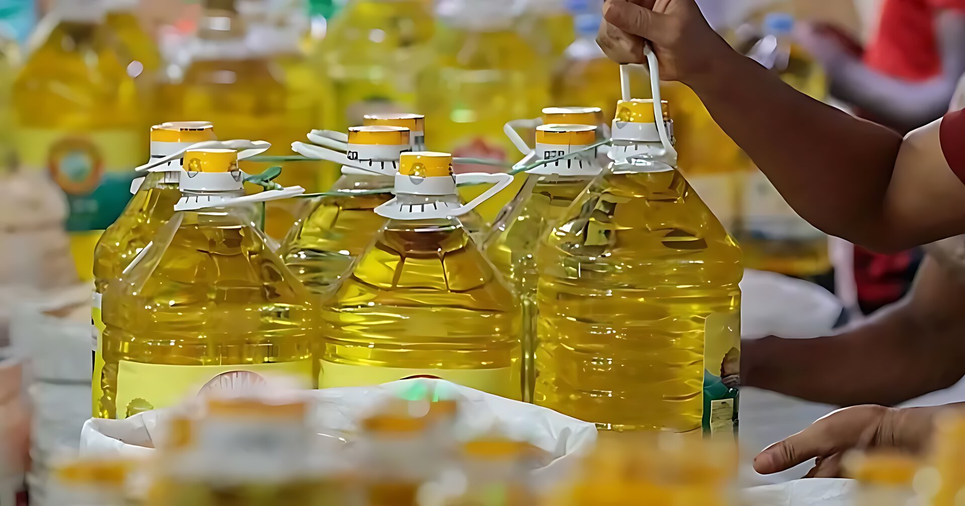 এক লাফে বাড়ল সয়াবিন তেলের দাম