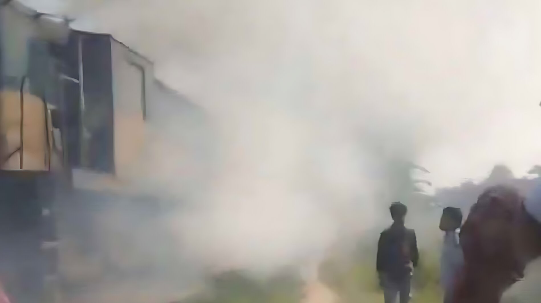 ট্রেনের ইঞ্জিনে আগুন, ময়মনসিংহ রুটে রেল যোগাযোগ বন্ধ