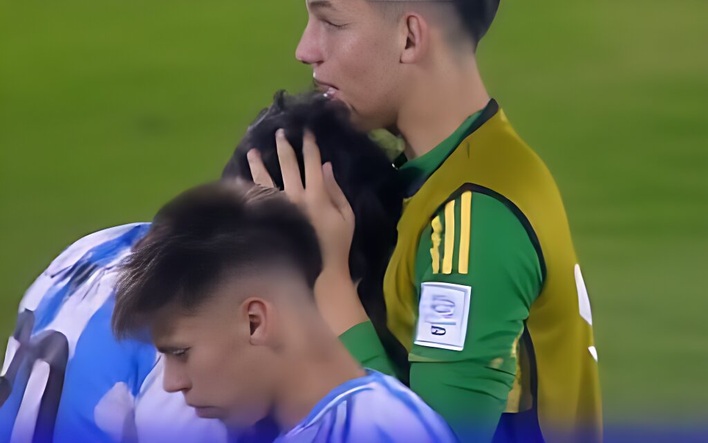 মেক্সিকোর কাছে হেরে বিশ্বকাপ থেকে ছিটকে গেল আর্জেন্টিনা!