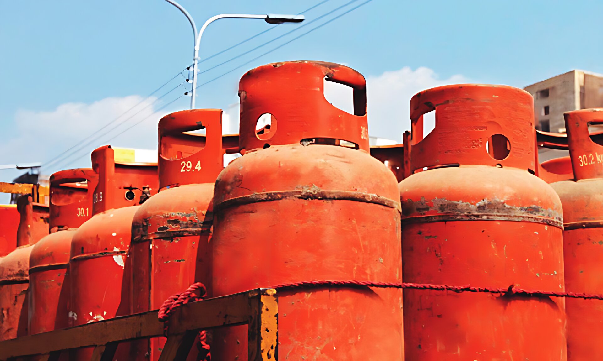 বাড়ছে না সরকারি এলপিজি গ্যাসের দাম