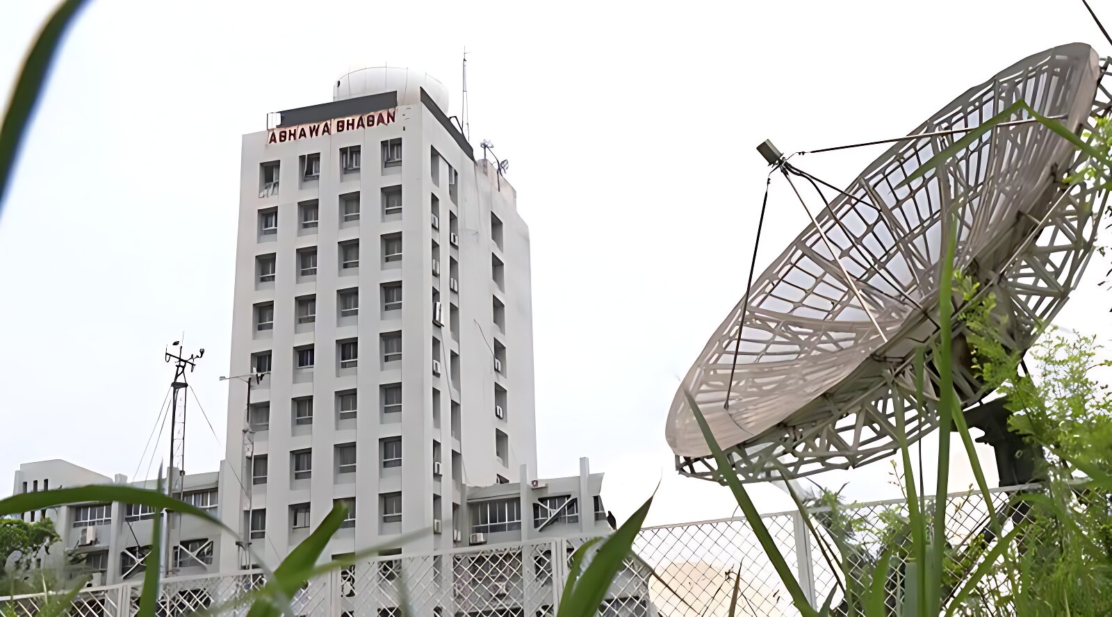 বজ্রসহ বৃষ্টি নিয়ে যা জানালো আবহাওয়া অধিদপ্তর