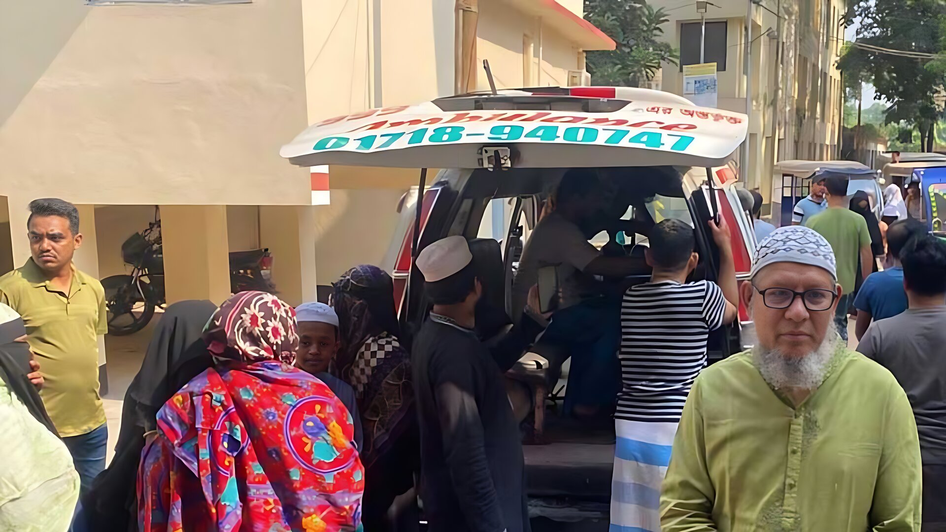 ভূমিকম্পে দেয়াল চাপা পড়ে শিশুর মৃত্যু, বাবা আইসিইউতে