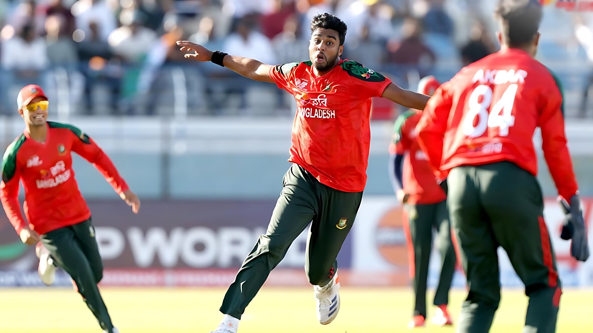 প্রতিশোধের মঞ্চে ১২৬ রানের লক্ষ্যে বাংলাদেশের