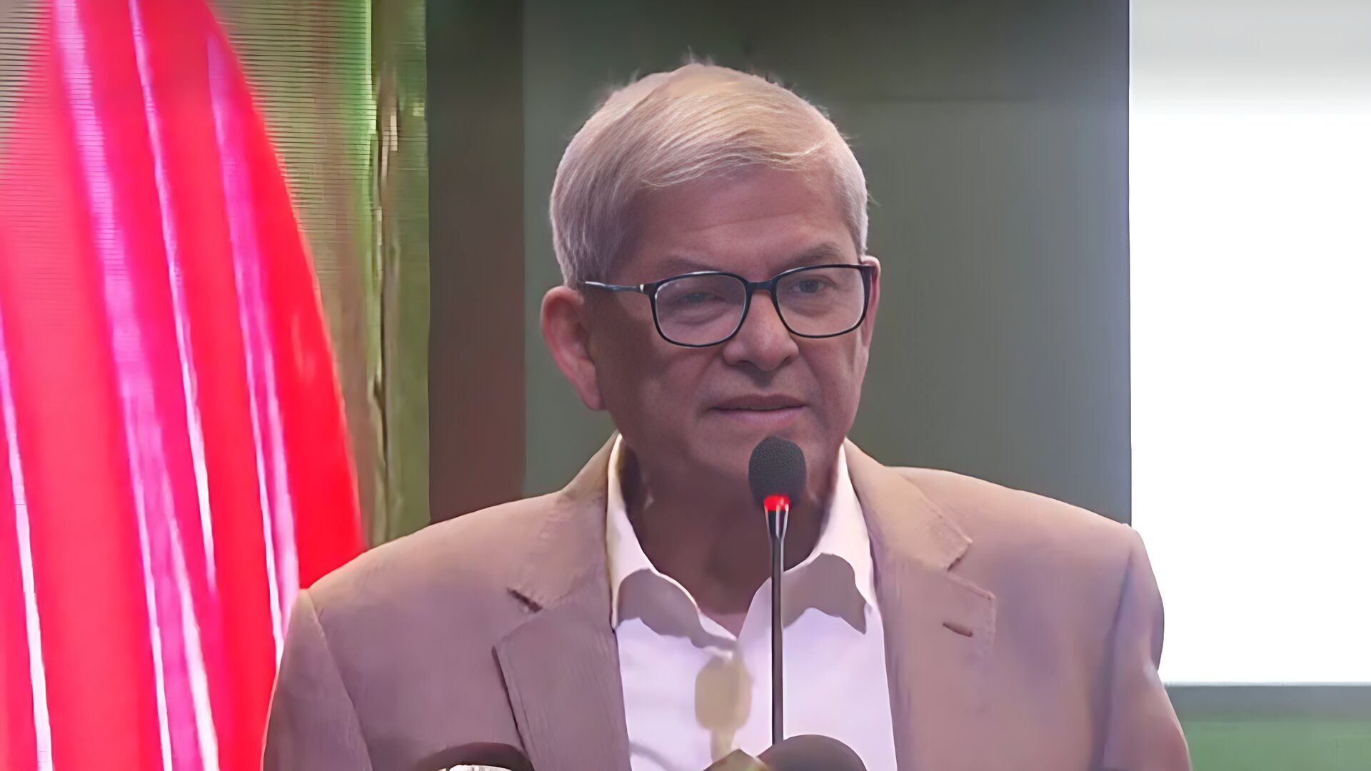 'খুব শিগগিরই দেশে ফিরছেন তারেক রহমান'