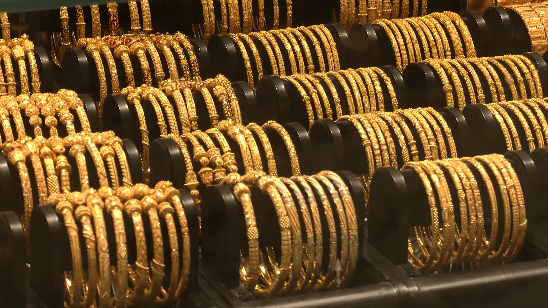 টানা তৃতীয় দফায় বাড়লো স্বর্ণের দাম, কাল থেকে কার্যকর নতুন দর