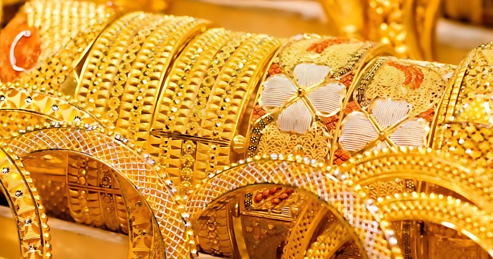 সব রেকর্ড ভেঙে ইতিহাসের সর্বোচ্চ বাড়ল সোনার দাম