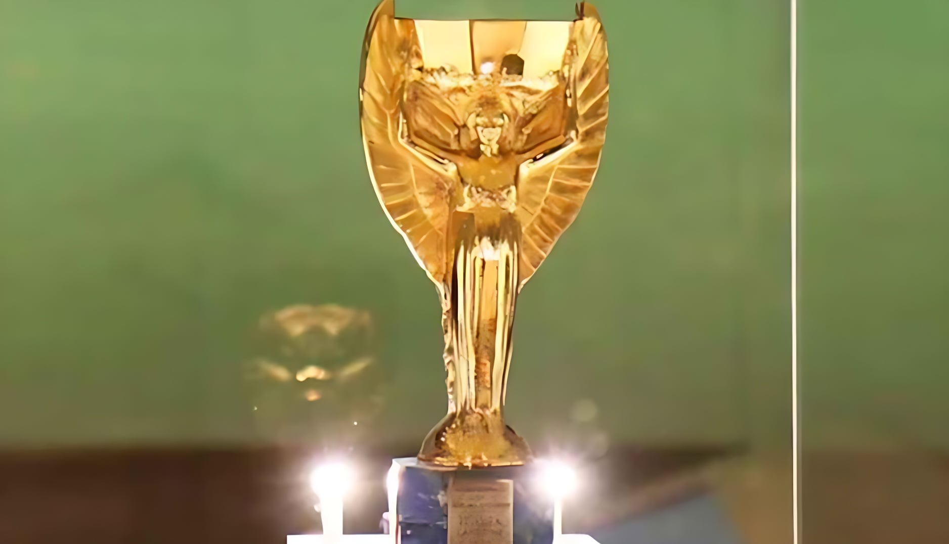 ৬০ বছর পর রহস্যের অবসান: ফিরে এল প্রথম বিশ্বকাপের ‘চুরি যাওয়া’ কাপ