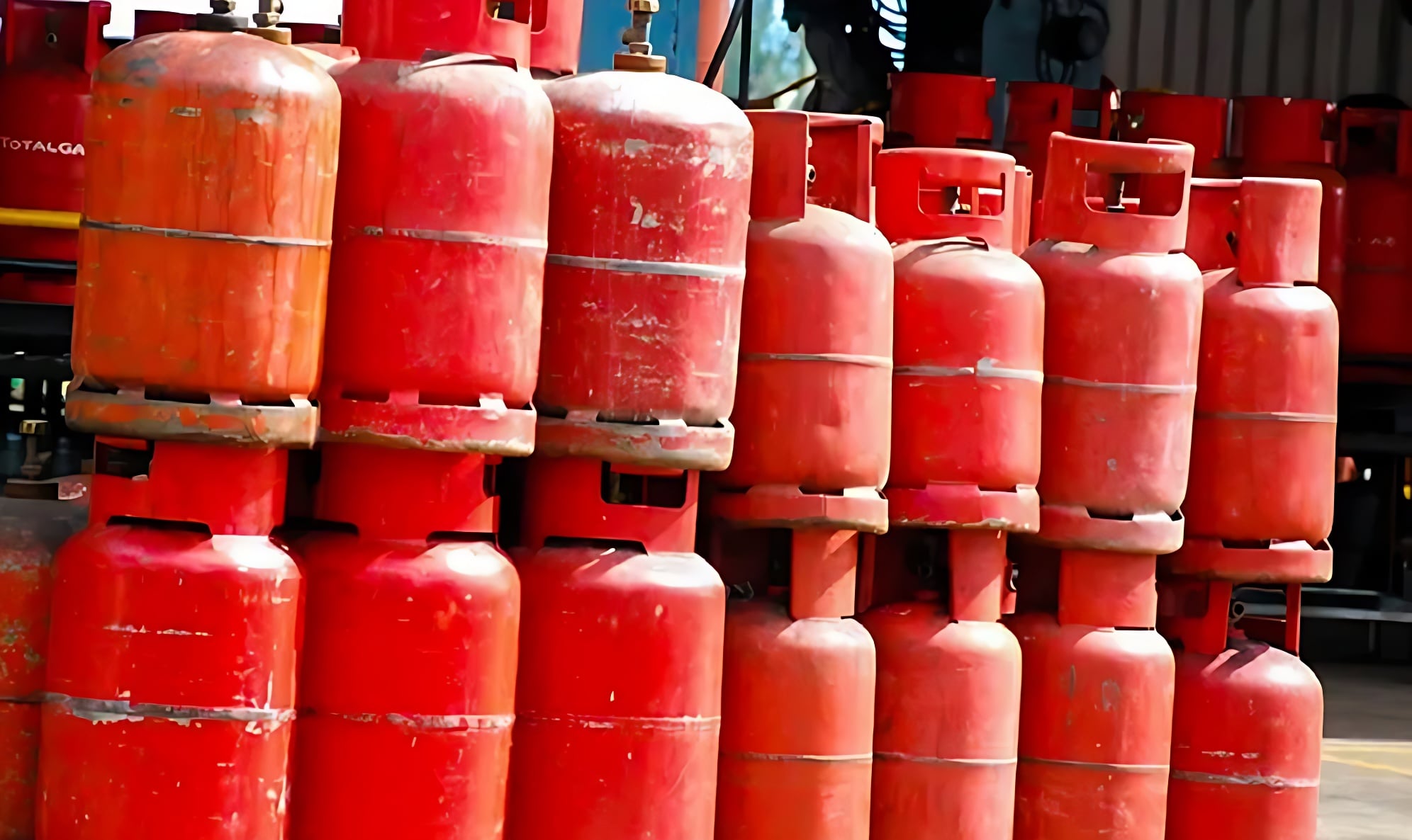 কমে আসছে এলপি গ্যাসের দাম: নতুন সুখবর দিল সরকার