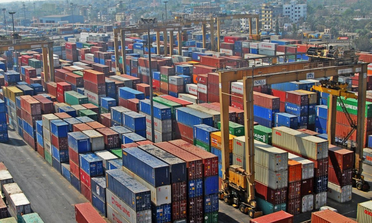 অনির্দিষ্টকালের জন্য বন্ধ চট্টগ্রাম বন্দর