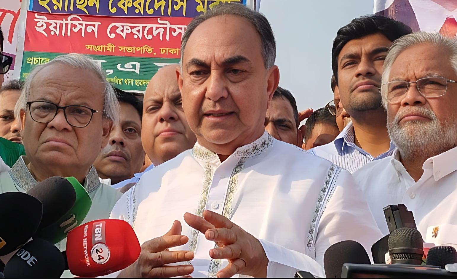 ‘নাসীরুদ্দীনকে দিয়ে আল্লাহ আমার ধৈর্যের পরীক্ষা নিচ্ছেন’: মির্জা আব্বাস