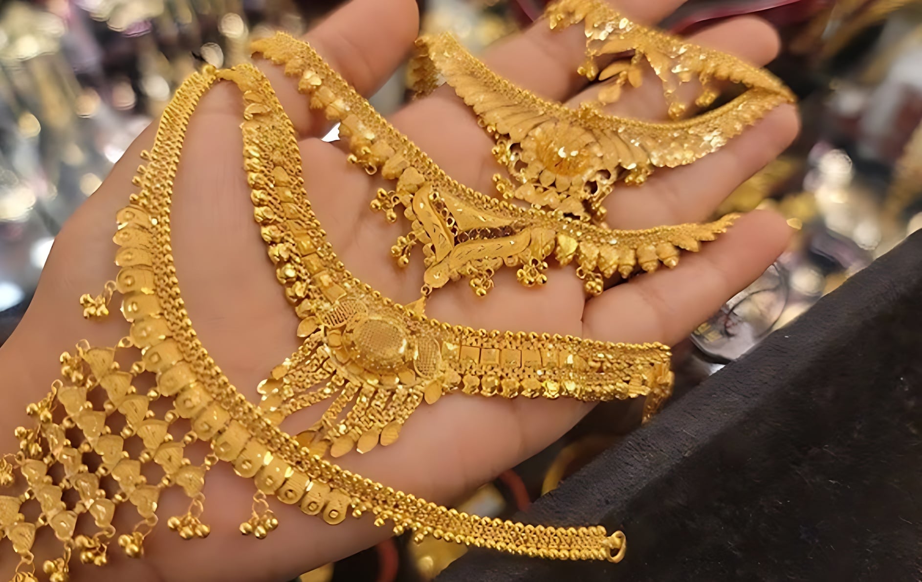 আজ এক ভরি ১৮, ২১, ২২ ক্যারেট স্বর্ণের দাম