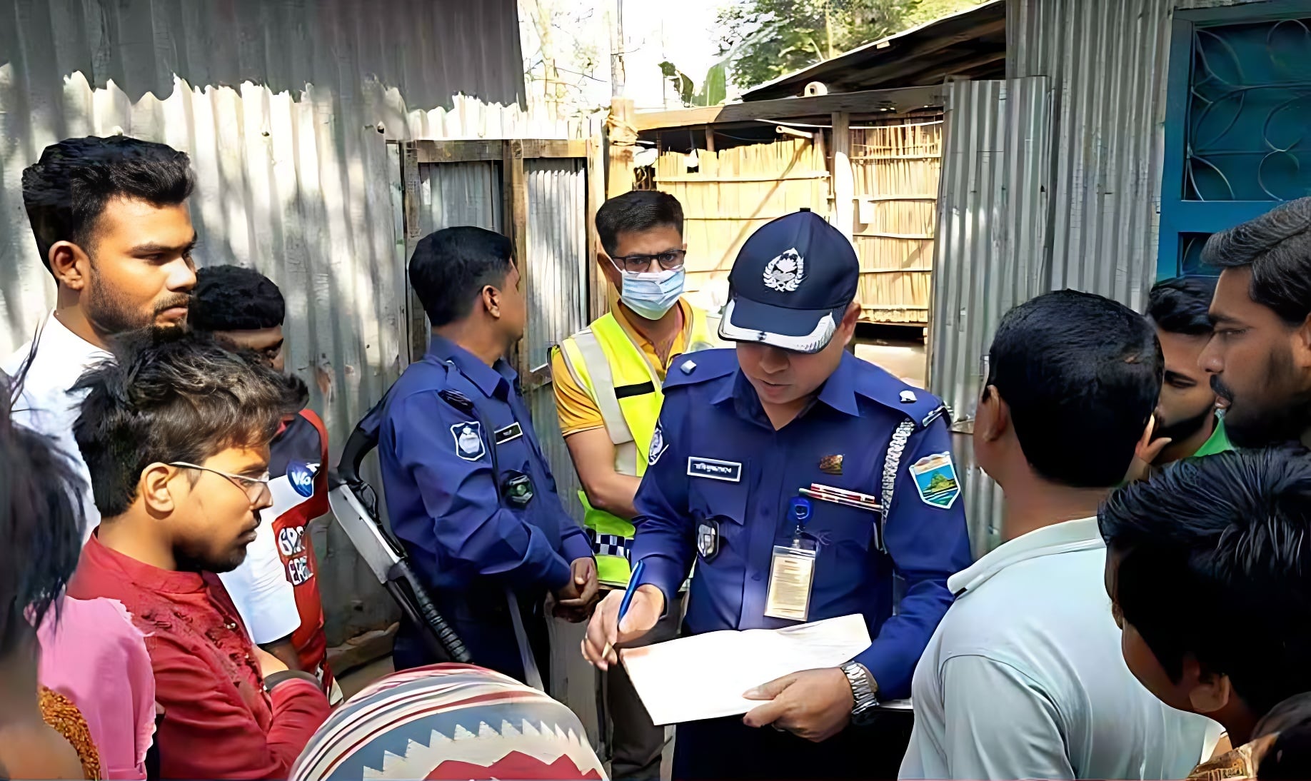 বাড়ির উঠানে দাদি ও গম ক্ষেতে মিলল নাতনির মরদেহ