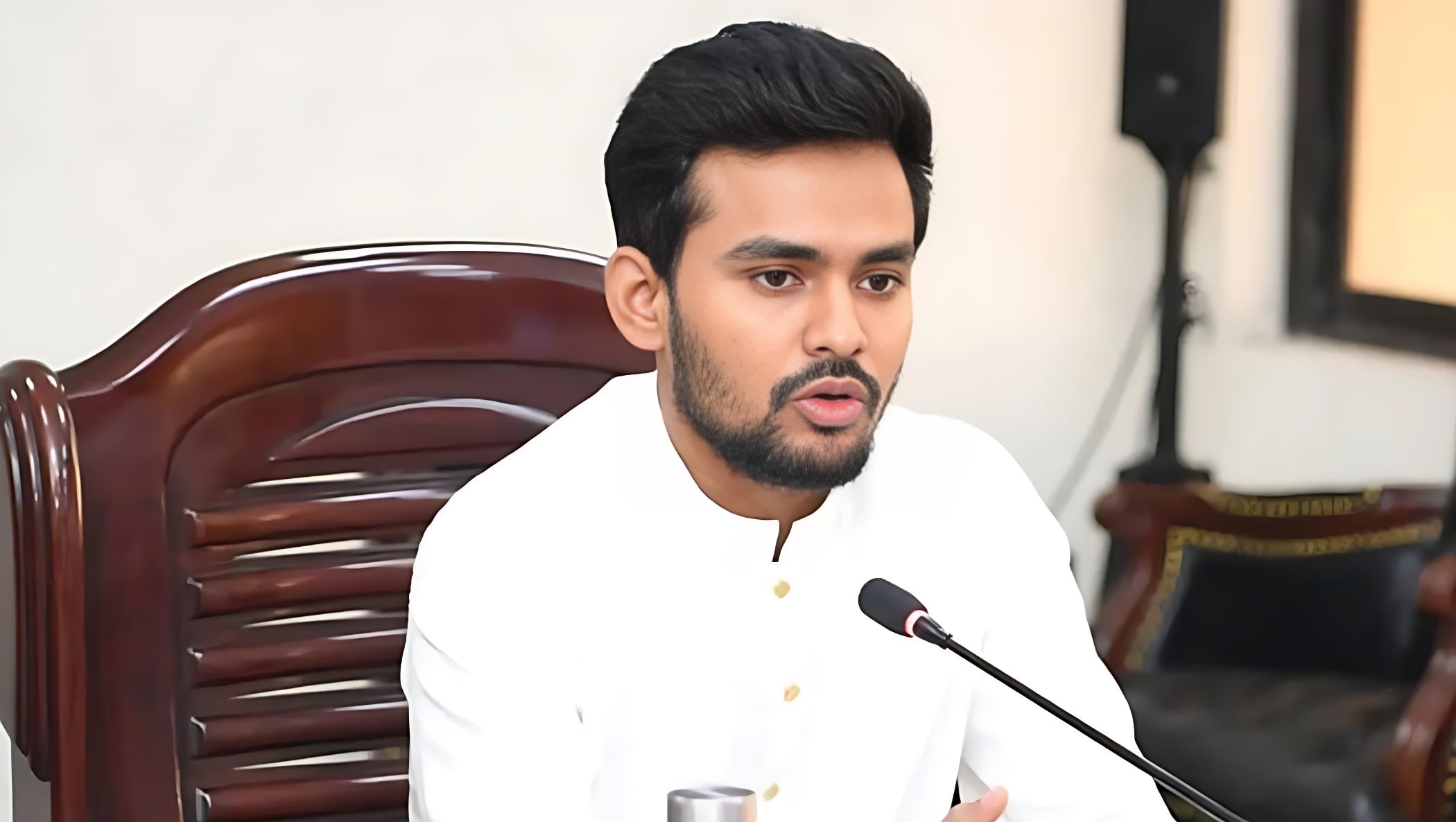 দুর্নীতির অভিযোগের জবাবে ব্যাংক স্টেটমেন্ট প্রকাশ করলেন আসিফ মাহমুদ