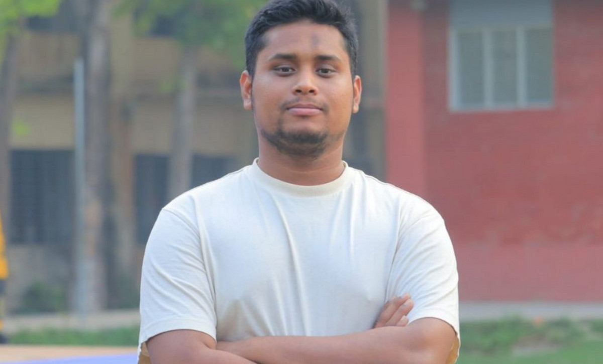 নিজের আয়ের পরিমাণ জানালেন হাসনাত